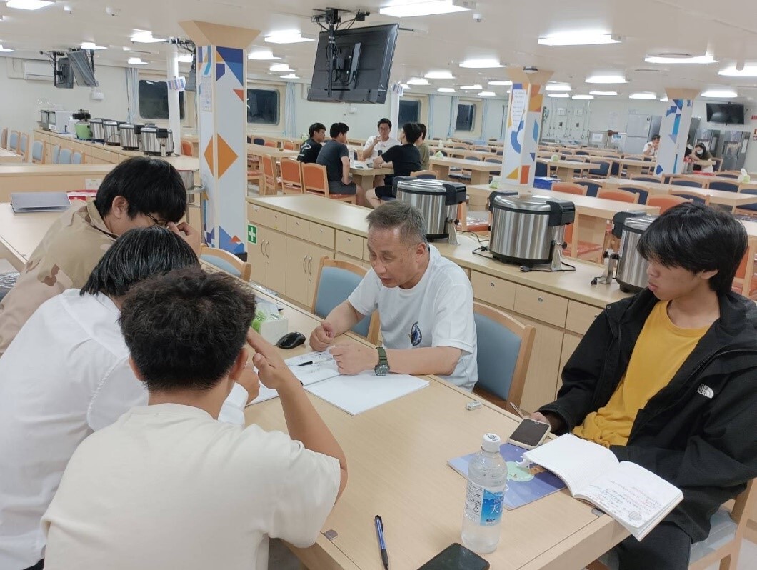 系主任晚間課業輔導