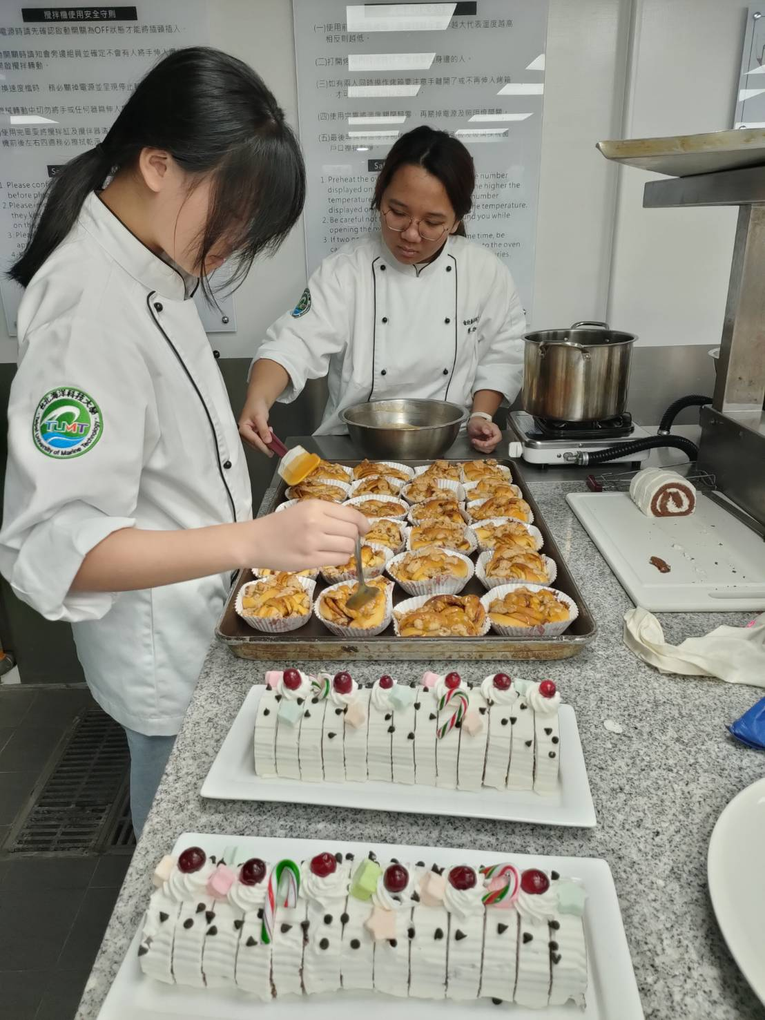 餐管系聖誕活動