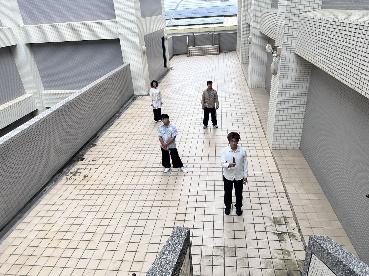 他在星期一死去