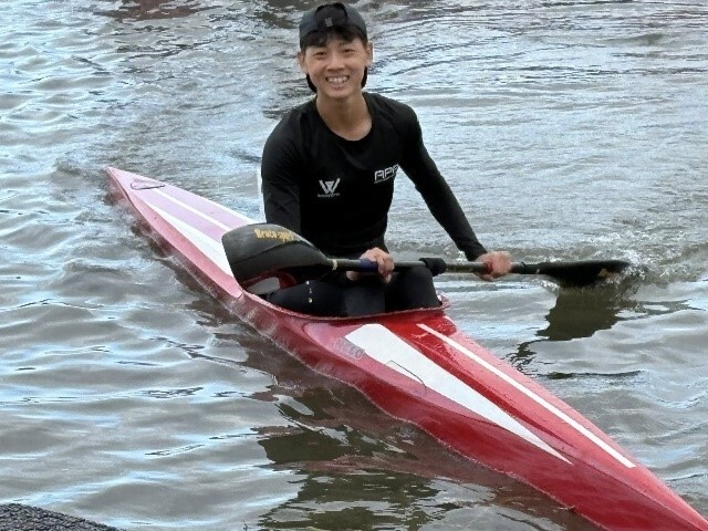 顏脩樺於公開女子單人K1-200公尺率先衝刺