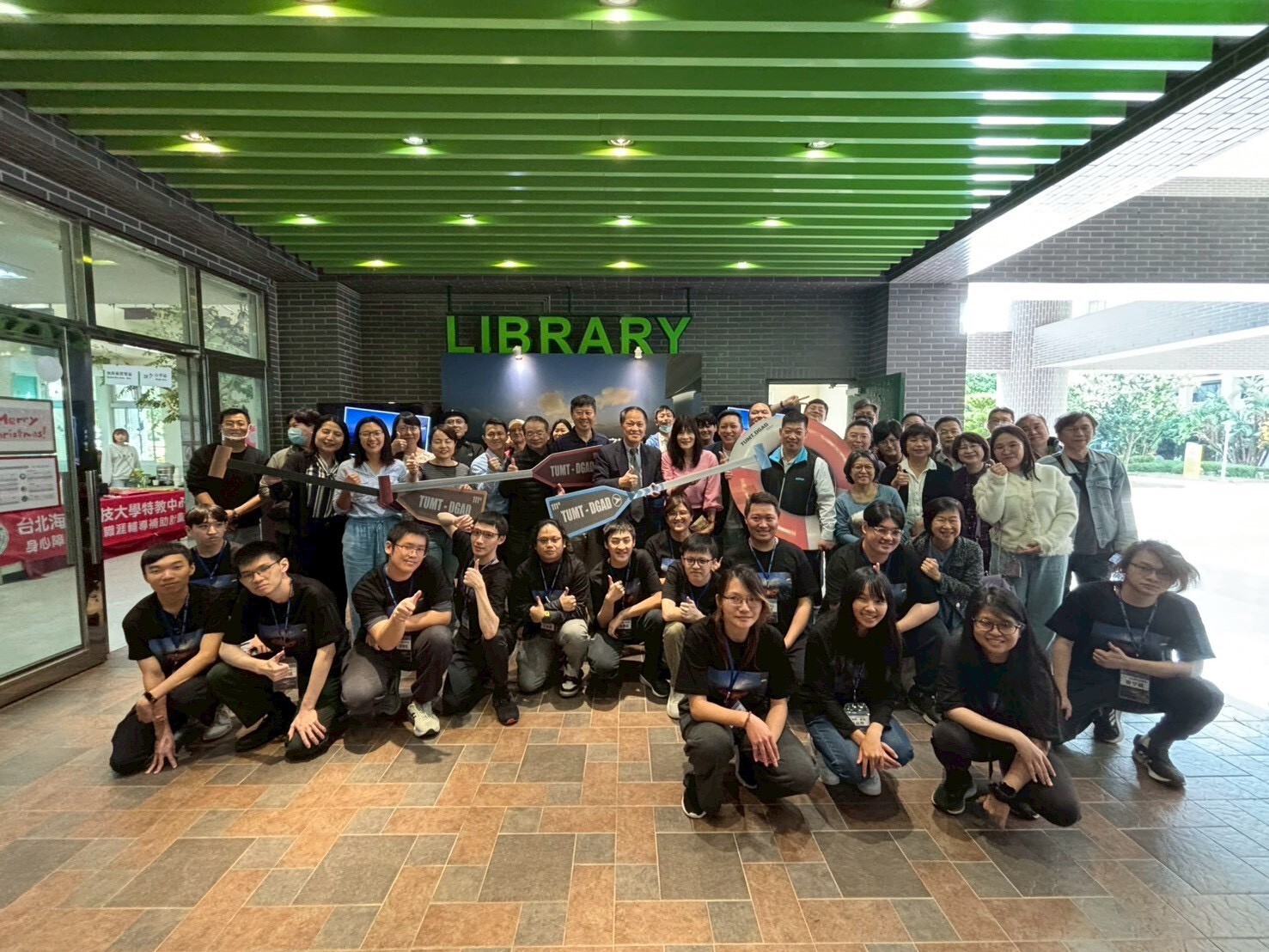 迷霧創意成果展開幕典禮大合照