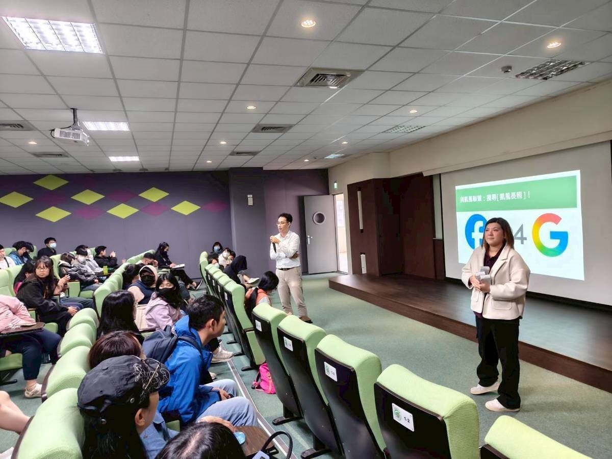 郭家展總監與李佳璇主任分享公司現況與職缺