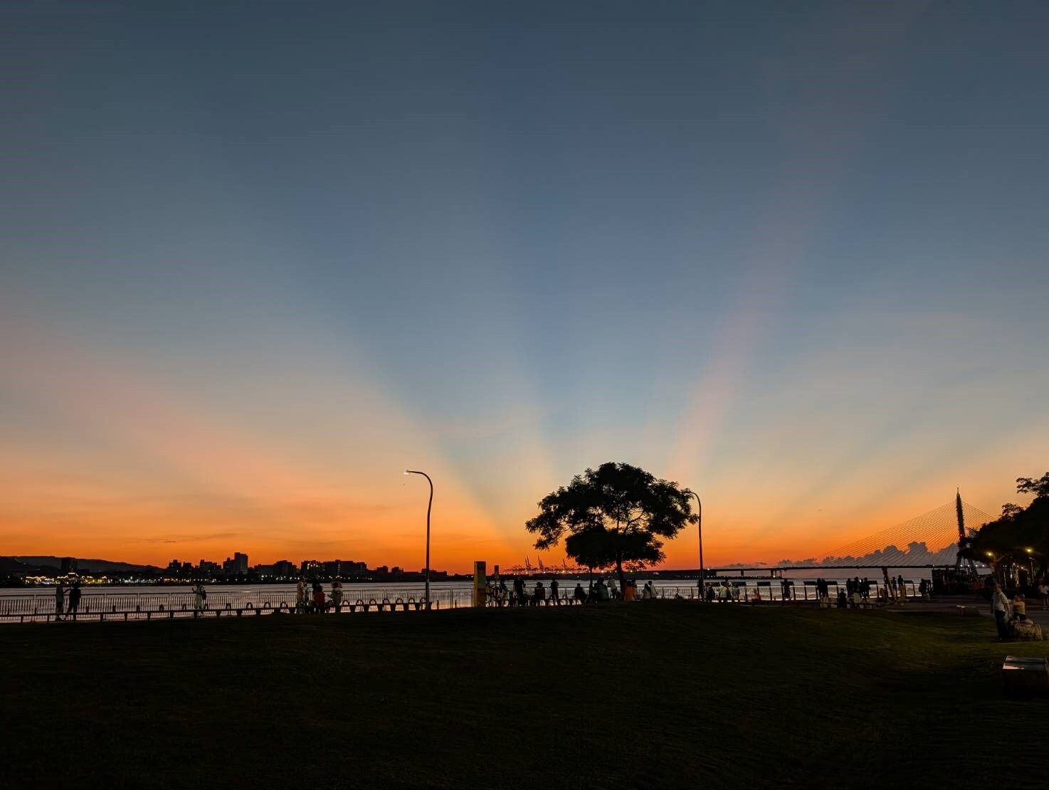 許恆慈同學於「2025年度最佳攝影作品大賽」 中榮獲自然風光類銀牌之得獎作品