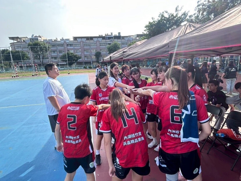 女子組選手展現高度專注與團隊凝聚力