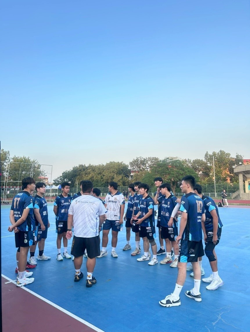 男子組選手整裝待發，展現良好團隊默契與競技精神