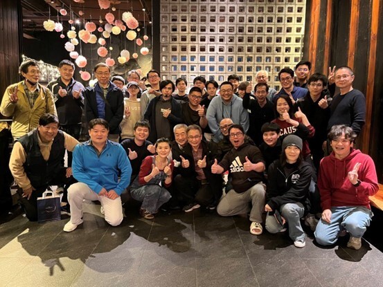 航海學士後專班(112航二智)同學與老師們歡樂相聚