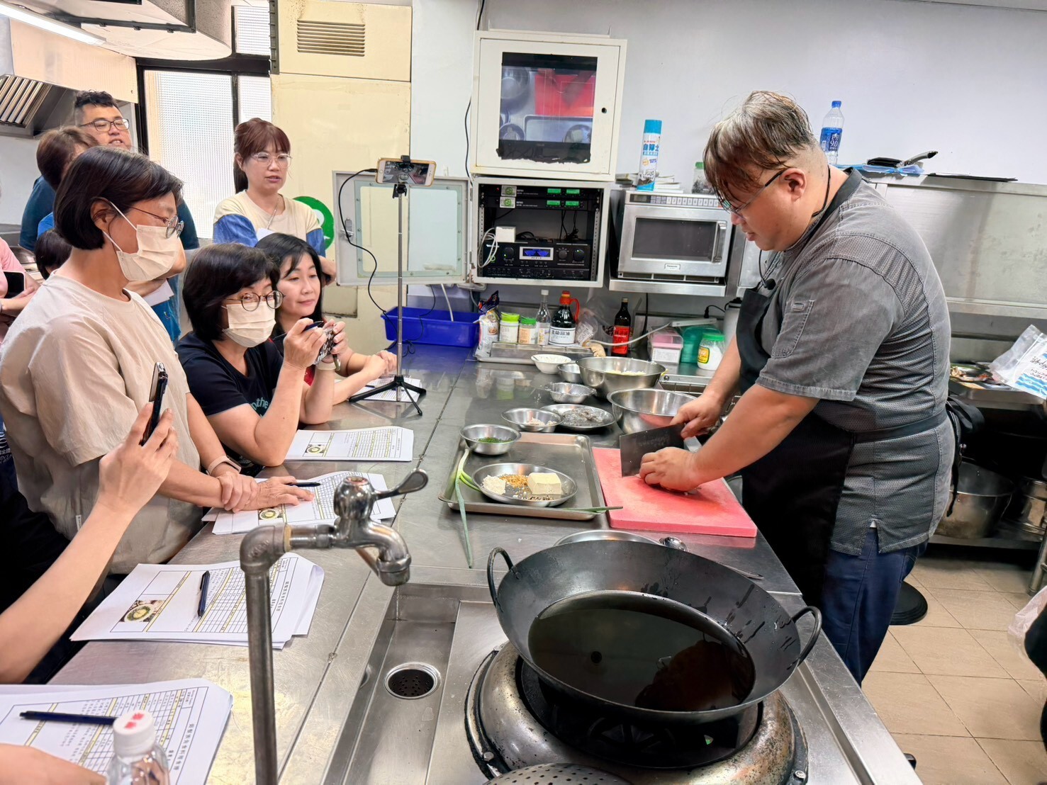 詹子璋老師現場料理示範與技術指導