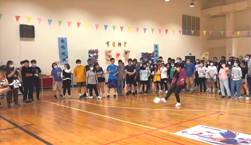 主任起腳射門毫不馬虎直接進門得分