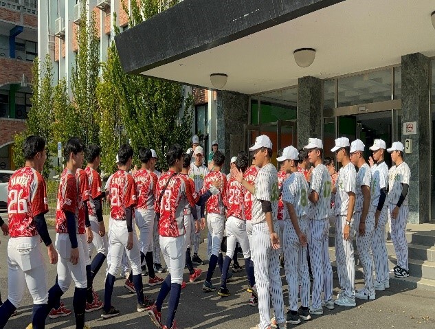 本校熱烈歡迎日本明星隊蒞臨