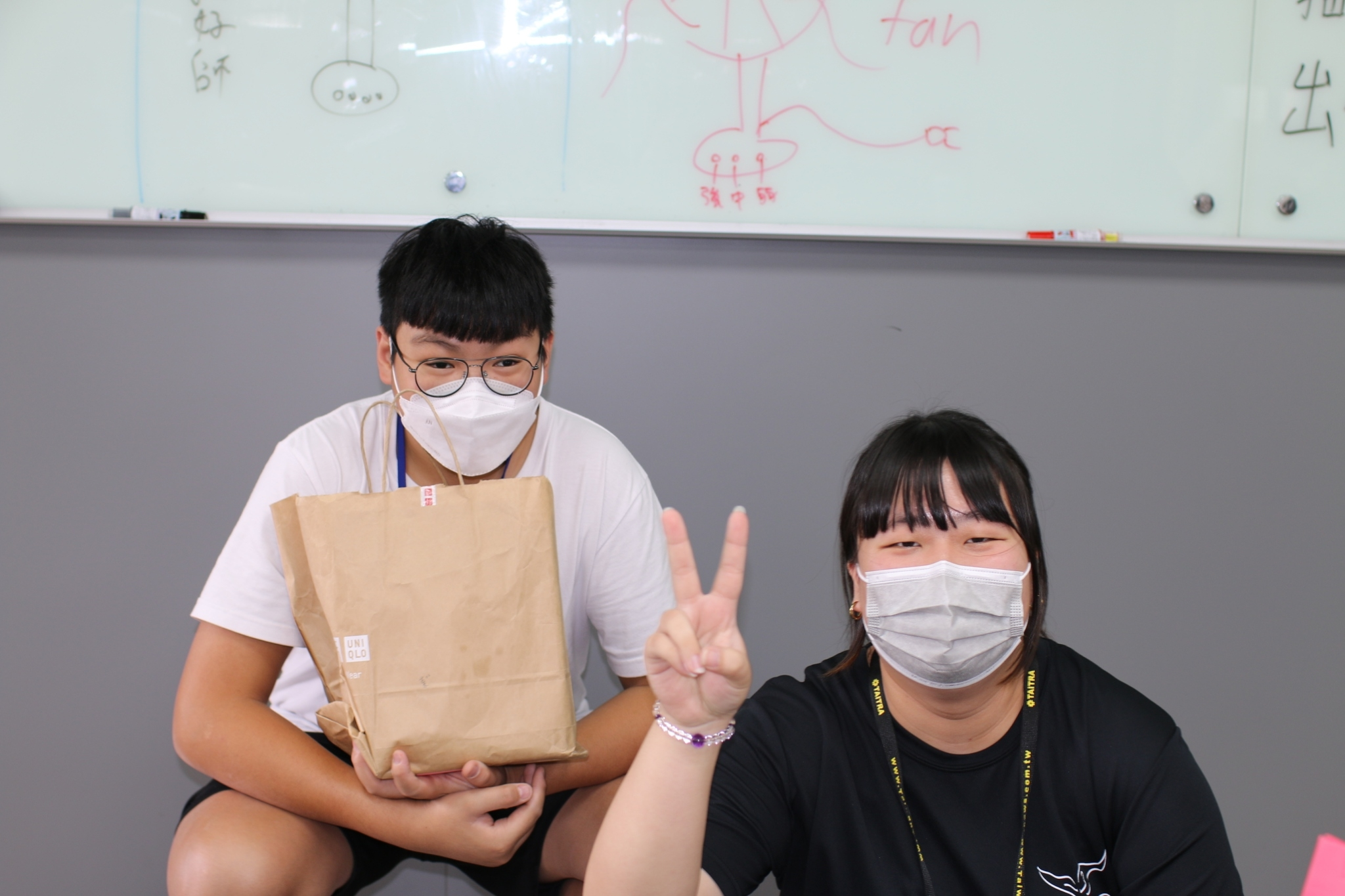 美工組長蔡蔡學姐文圖並茂的暖心給新生情書