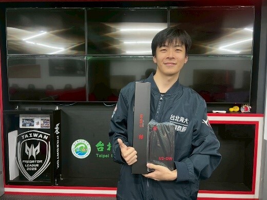 選手獲ZOWIE總部致謝贈送每人一套電競周邊組（滑鼠/滑鼠墊