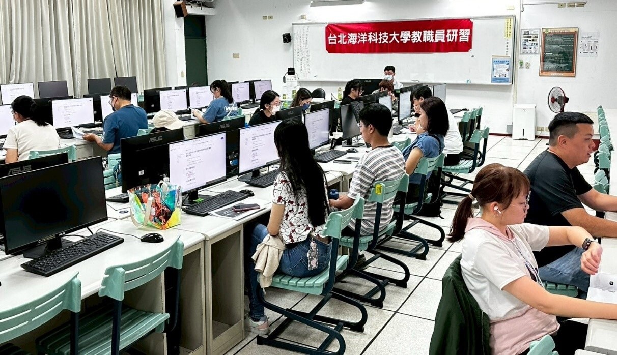7月3日教職同仁研習班全體大合照