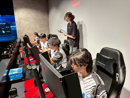 狂獵鯊受邀於Zowie展間與東南亞頂尖的新加坡職業電競隊進行國際交流友誼賽