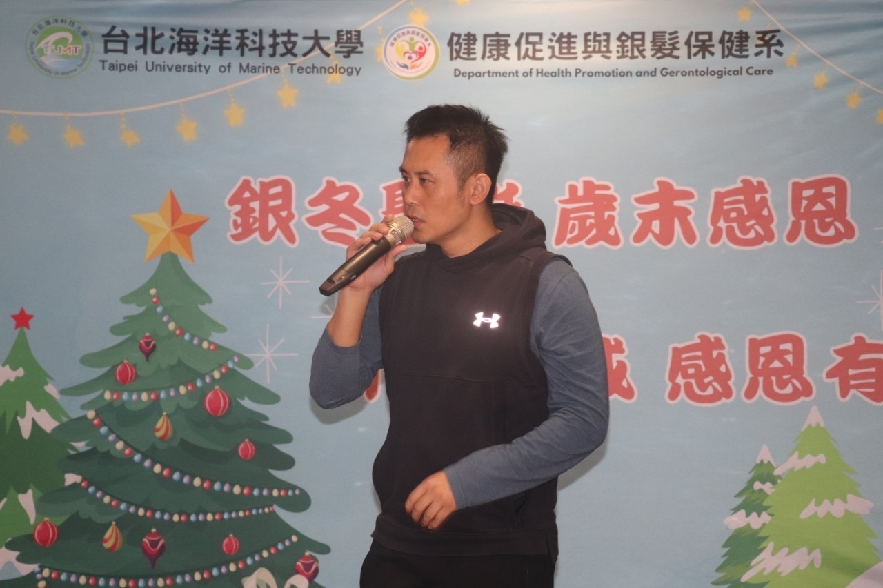 曉晶主任、子翔主任高歌一曲