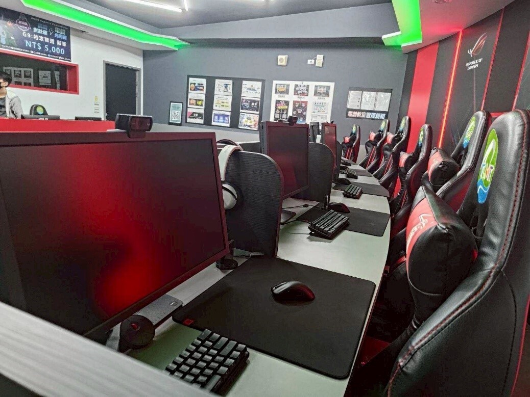 換裝Zowie電競設備後的台北海大專業電競教室