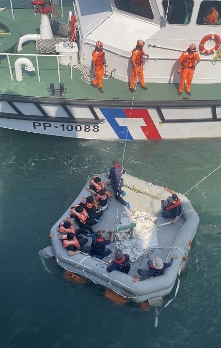  海巡艦艇救援過程
