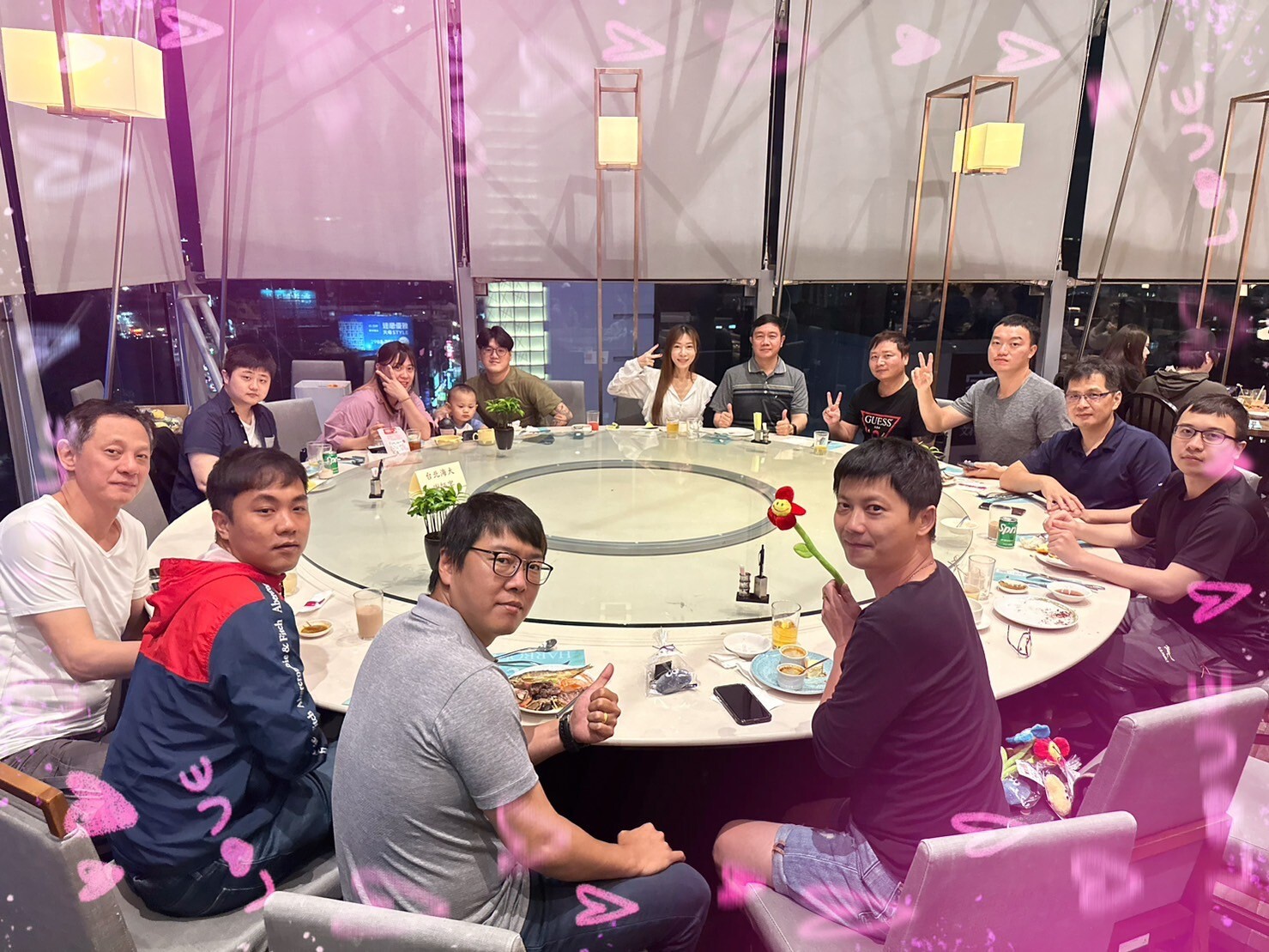 與進輪二明畢業同學聚餐及合照