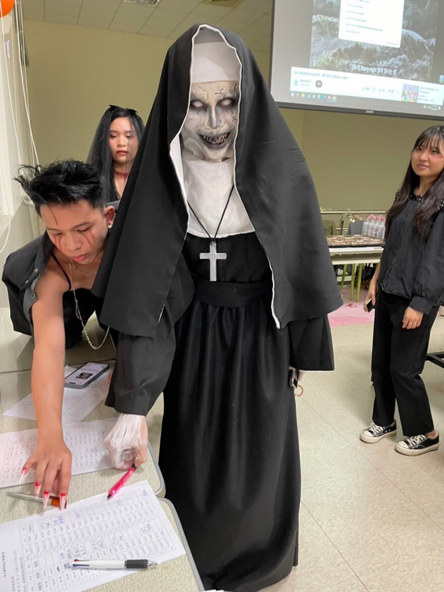變裝成鬼修女的馬喬峰同學