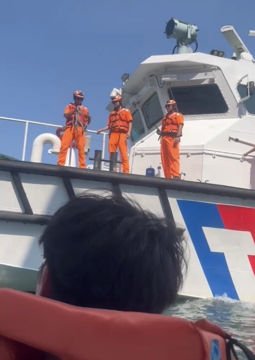 海巡艦艇救援過程