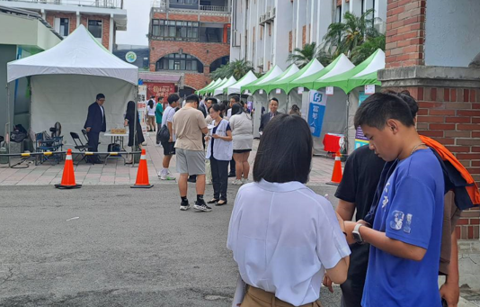 現場廠商與學生互動