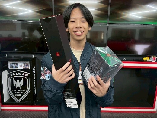 選手獲ZOWIE總部致謝贈送每人一套電競周邊組（滑鼠/滑鼠墊