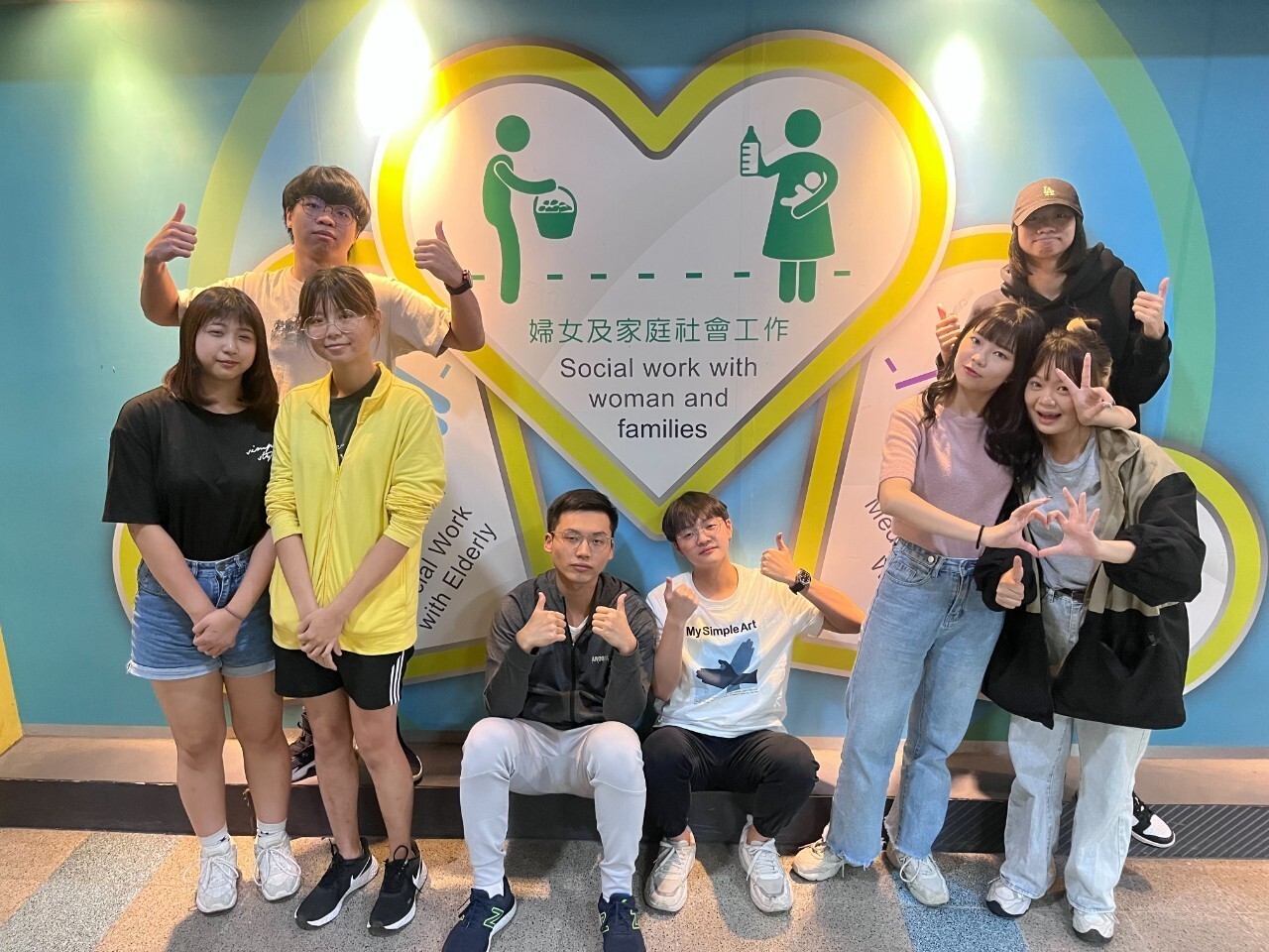 二甲樂活社工合照