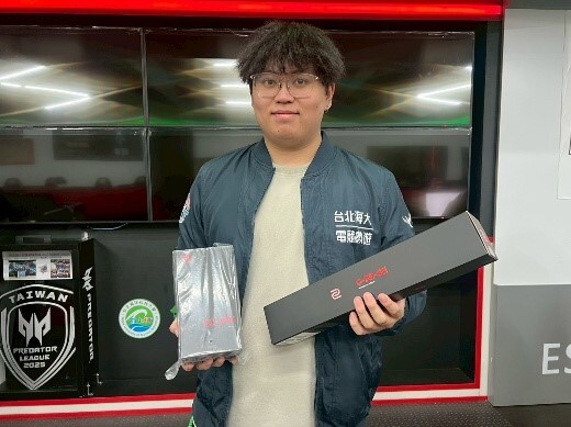 選手獲ZOWIE總部致謝贈送每人一套電競周邊組（滑鼠/滑鼠墊