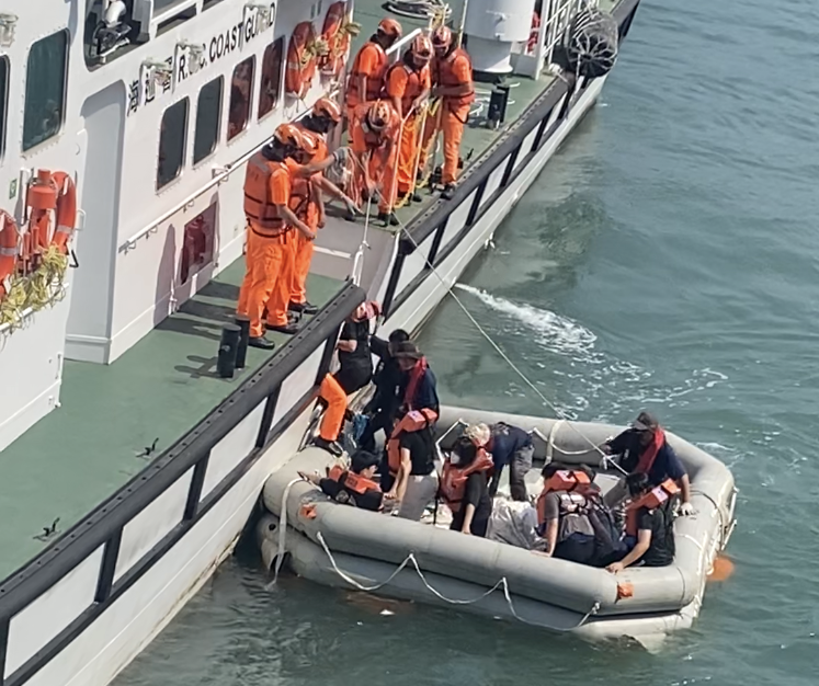 順利撤離等待救援旅客