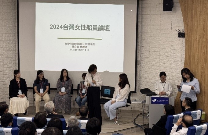 各女性船員代表輪流分享