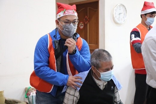 同學熱心服務