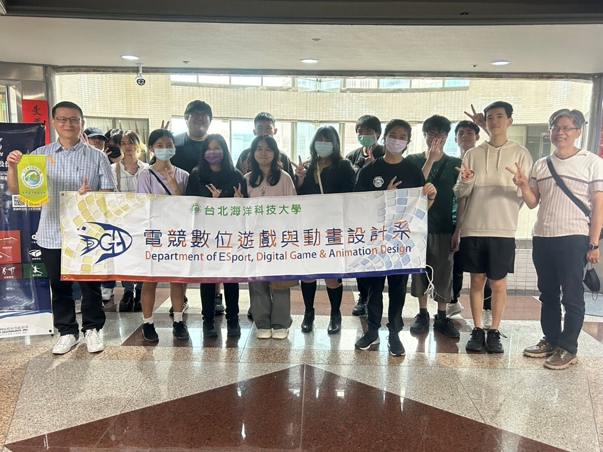 愛迪斯科技合影